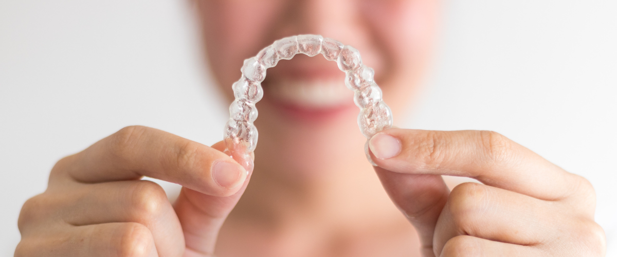 Detail neviditelných rovnátek Invisalign